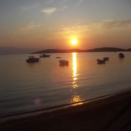 Melaike Hotel Foça Exterior foto